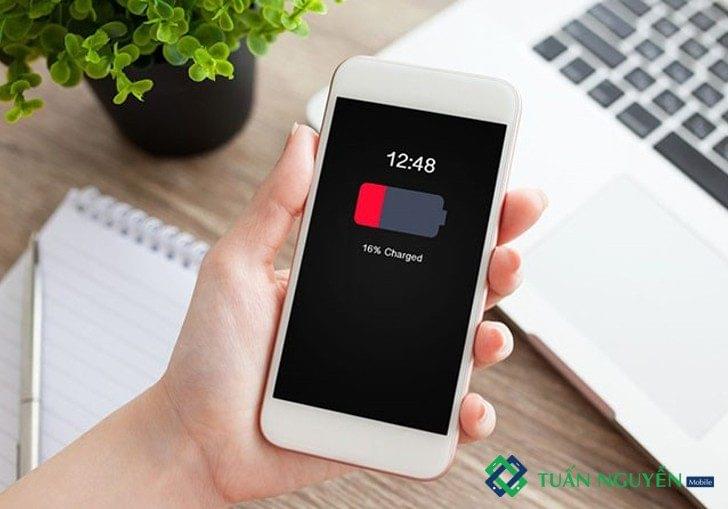 Không để cạn pin mới sạc