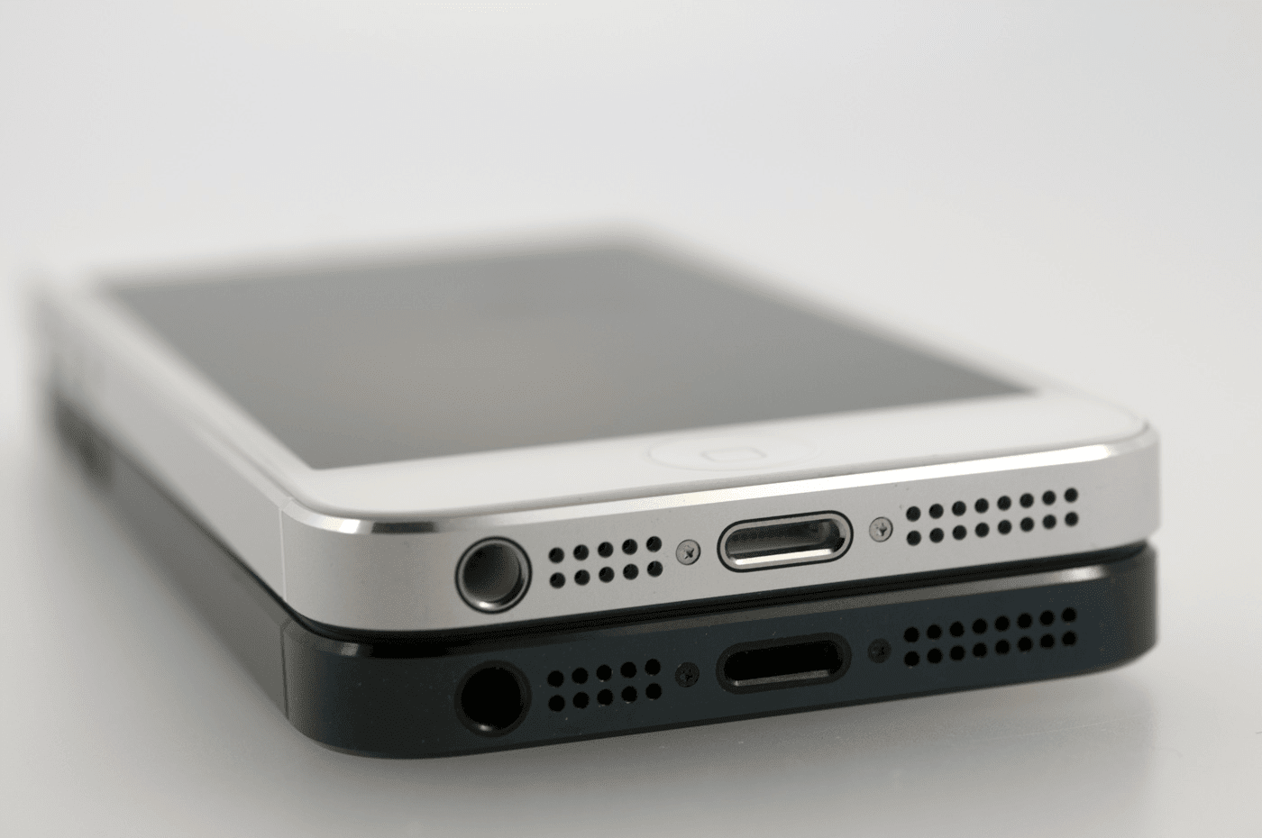 Chất lượng loa iPhone kém