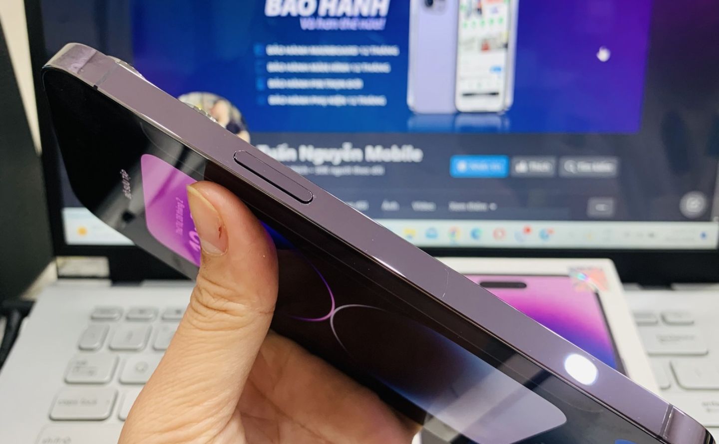 khung viền thép không gỉ trên iPhone 14 Pro Max