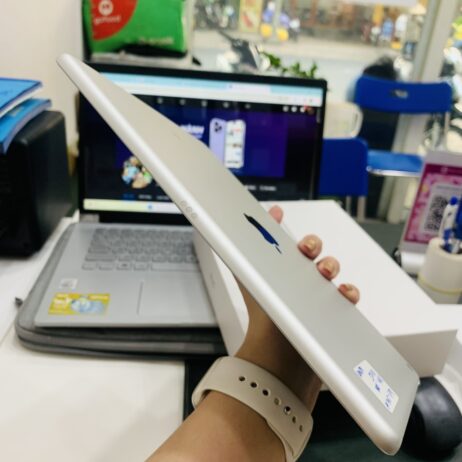 z5215770551709_cdeac74363d9e1cfd9a01fdd25d9448f