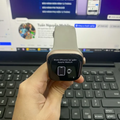 Apple Watch Series 10 42mm Gold cũ màn hình nghiêng
