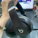 Beats Studio Wireless đen chi tiết logo b (Wireless)
