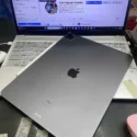 iPad Pro 12.9 inch thế hệ 5 256GB Xám mặt lưng