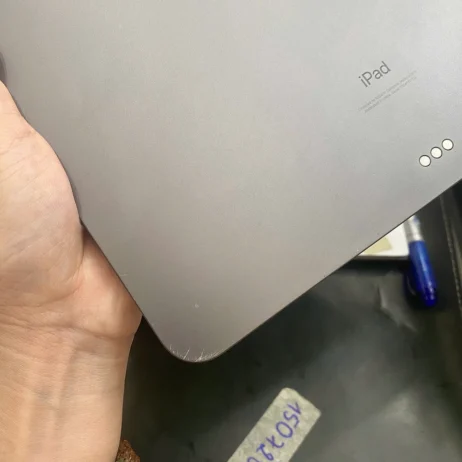 iPad Pro 12.9 inch thế hệ 5 mặt lưng thông tin model A2378