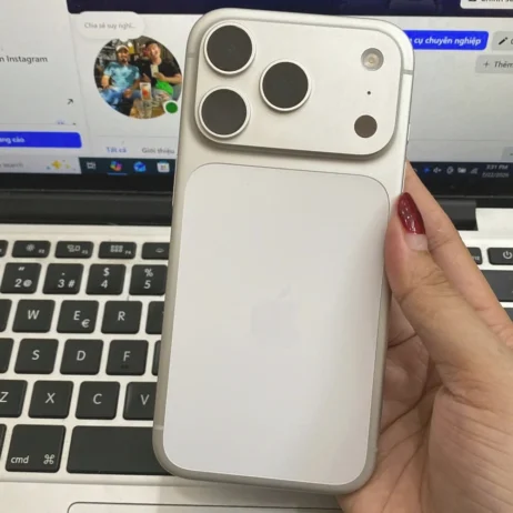 iPhone 17 Pro 512G Bạc mặt lưng