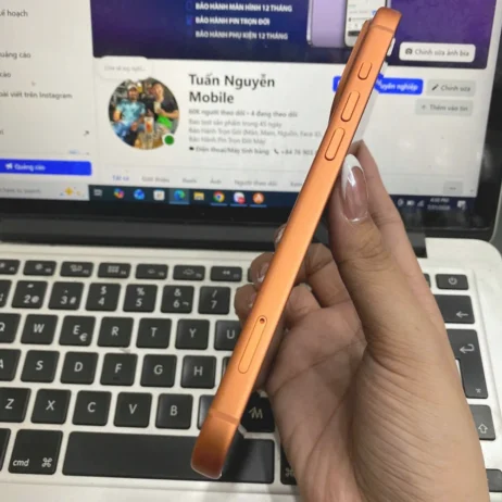 iPhone 17 Pro Max 1TB màu Cam cạnh trái nút âm lượng