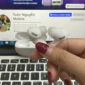 Oppo Enco X2 trắng cũ tai nghe cận cảnh