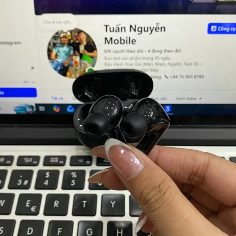 Cận cảnh tai nghe Redmi Buds 8 Pro đen