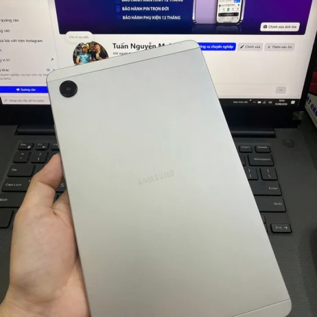 Samsung Galaxy Tab A11 mặt lưng màu Xám logo Samsung