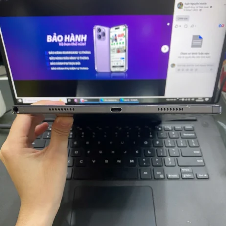 samsung-galaxy-tab-a8-cu-canh-duoi-cong-usb-c Samsung Galaxy Tab A8 cu canh duoi cong USB-C va jack 3.5mm