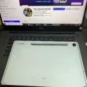Samsung Galaxy Tab S9 FE Xanh cũ mặt lưng và bút S Pen
