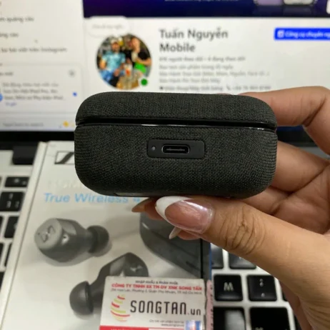 sennheiser-momentum-true-wireless-4-den-cu-cong-sac-usb-c Cổng sạc USB-C Sennheiser Momentum True Wireless 4 đen