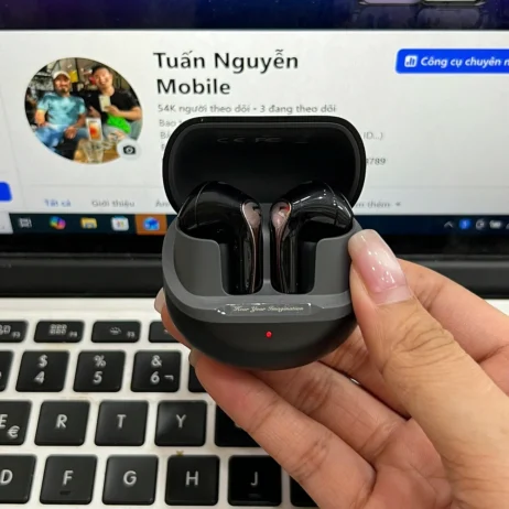 Tai nghe SoundPEATS Air5 đen cũ trong hộp sạc