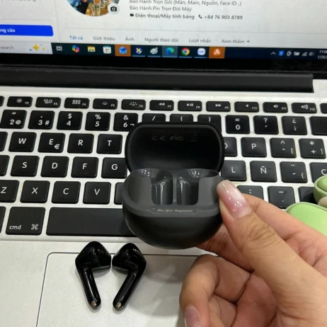 Cận cảnh tai nghe SoundPEATS Air5 đen