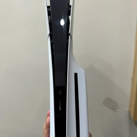 01-may-ps5-slim-cfi-2018-cu-cong-canh-usb-c-o-dia Máy PS5 Slim CFI-2018 cũ cổng USB-C và ổ đĩa mặt trước