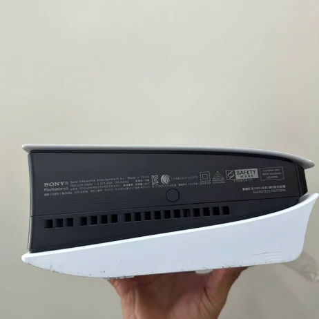 04-may-ps5-slim-cfi-2018-cu-tem-model-mat-day Máy PS5 Slim CFI-2018 cũ tem model mặt đáy