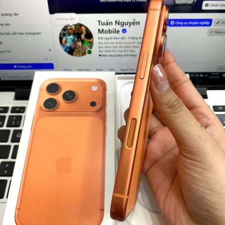 iphone-17-pro-256gb-cam-canh-nut-tac-vu iPhone 17 Pro 256GB Cam Cosmic Orange cạnh nút tác vụ Camera Control