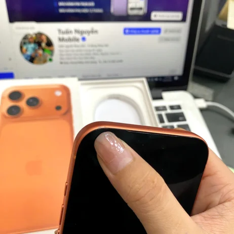 iphone-17-pro-256gb-cam-man-hinh iPhone 17 Pro 256GB Cam Cosmic Orange màn hình