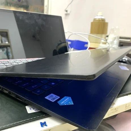 Laptop Acer Aspire 3 A315-56 cạnh bên