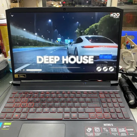 Laptop Acer Nitro AN515-57 i5-11400H GTX 1650 mở máy màn 144Hz