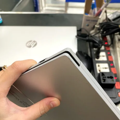 laptop-asus-vivobook-go-e1504fa-do-mong Laptop Asus Vivobook Go E1504FA độ mỏng cạnh máy