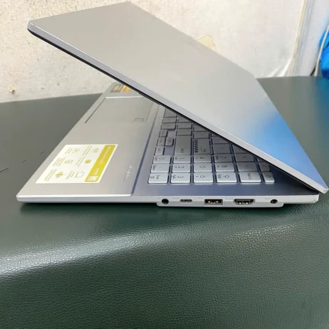 laptop-asus-vivobook-go-e1504fa-goc-nghieng Laptop Asus Vivobook Go E1504FA góc nghiêng mở máy