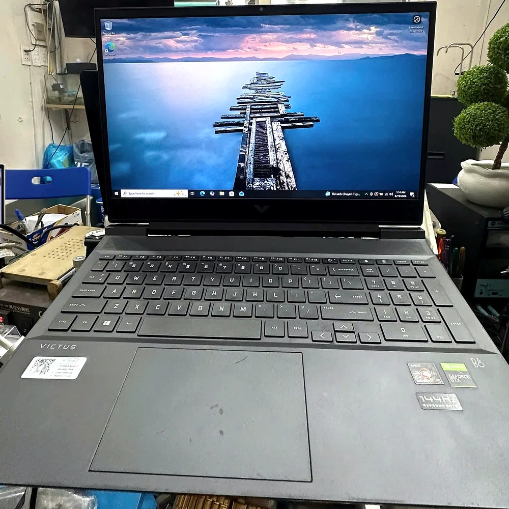 laptop-hp-victus-16-r5-5600h-gtx-1650 Laptop HP Victus 16 Ryzen 5 5600H GTX 1650 mở máy