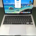 MacBook Pro 13 inch M1 2020 bàn phím và Touch Bar