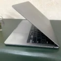 MacBook Pro 13 inch M1 2020 cạnh phải