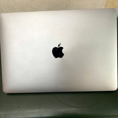 MacBook Pro 13 inch M1 2020 mặt lưng