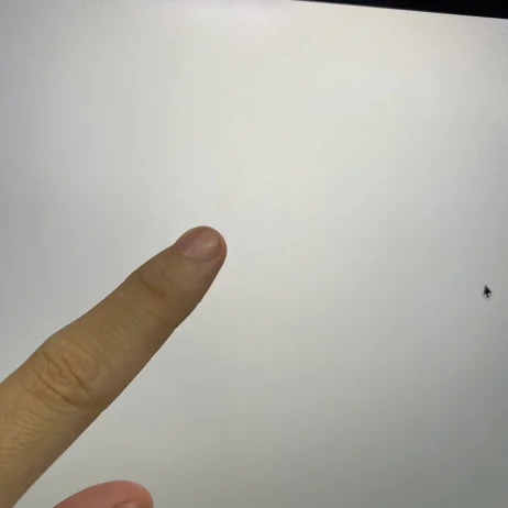 MacBook Pro 14 2021 test màn hình nền trắng