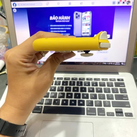 nintendo-switch-lite-vang-cu-canh-ben-2 Nintendo Switch Lite vàng cũ cạnh bên chi tiết