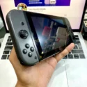 Nintendo Switch V2 cũ Joy-Con xám bên trái