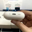 Cổng USB-C trên hộp sạc AirPods Pro 3 cũ