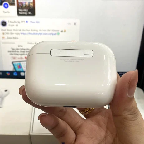 airpods-pro-3-cu-mat-sau-hop-sac Mặt sau hộp sạc AirPods Pro 3 cũ