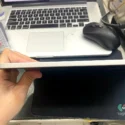 iPad Air 4 Bạc cận cảnh viền máy