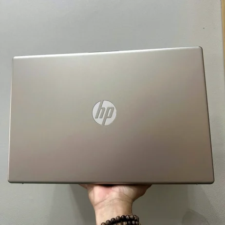 laptop-hp-15-fc0xxx-ryzen-5-7430u-mat-lung Laptop HP 15-fc0xxx mặt lưng logo HP