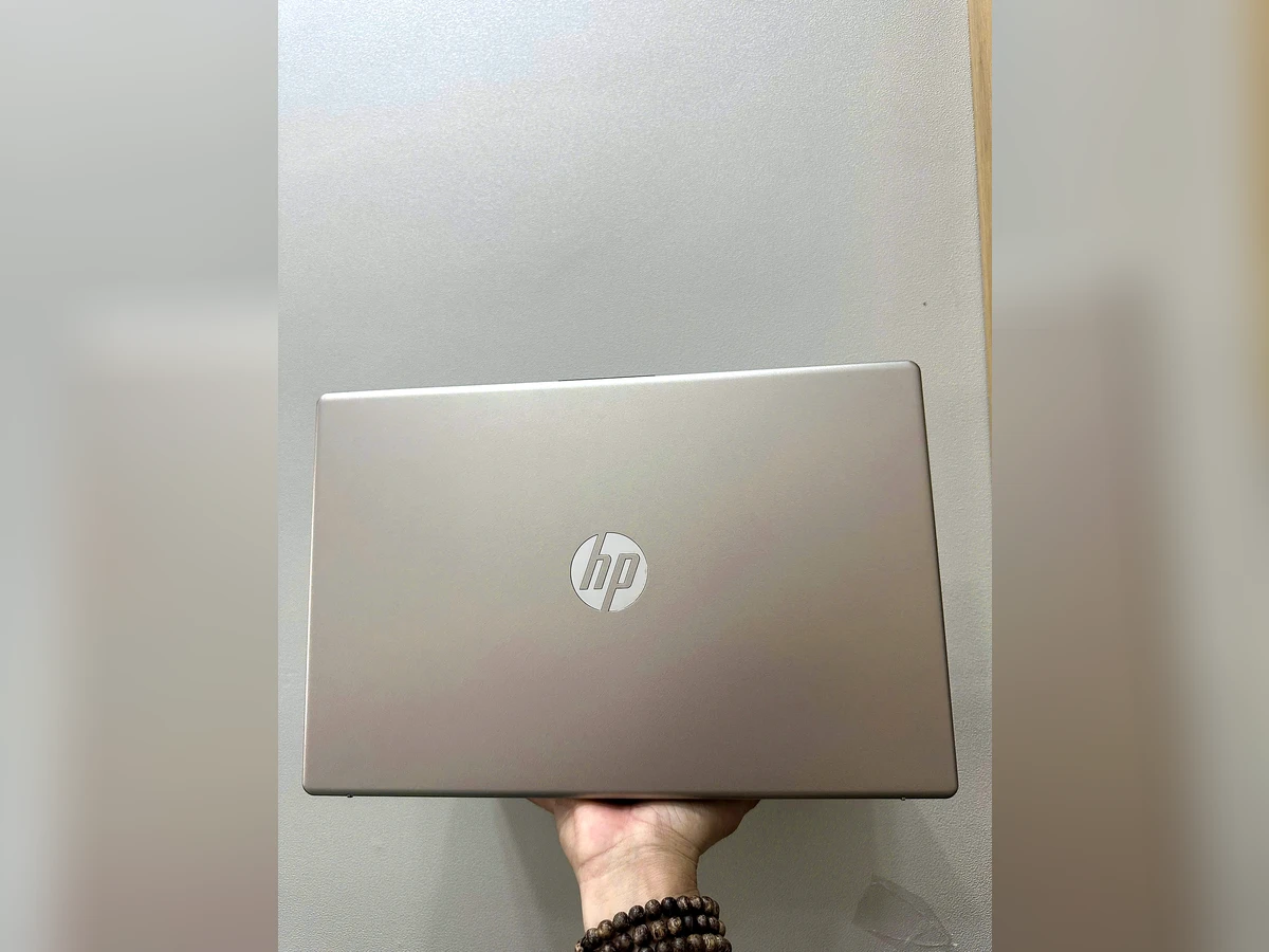 Laptop HP 15-fc0xxx ảnh thực tế mặt lưng
