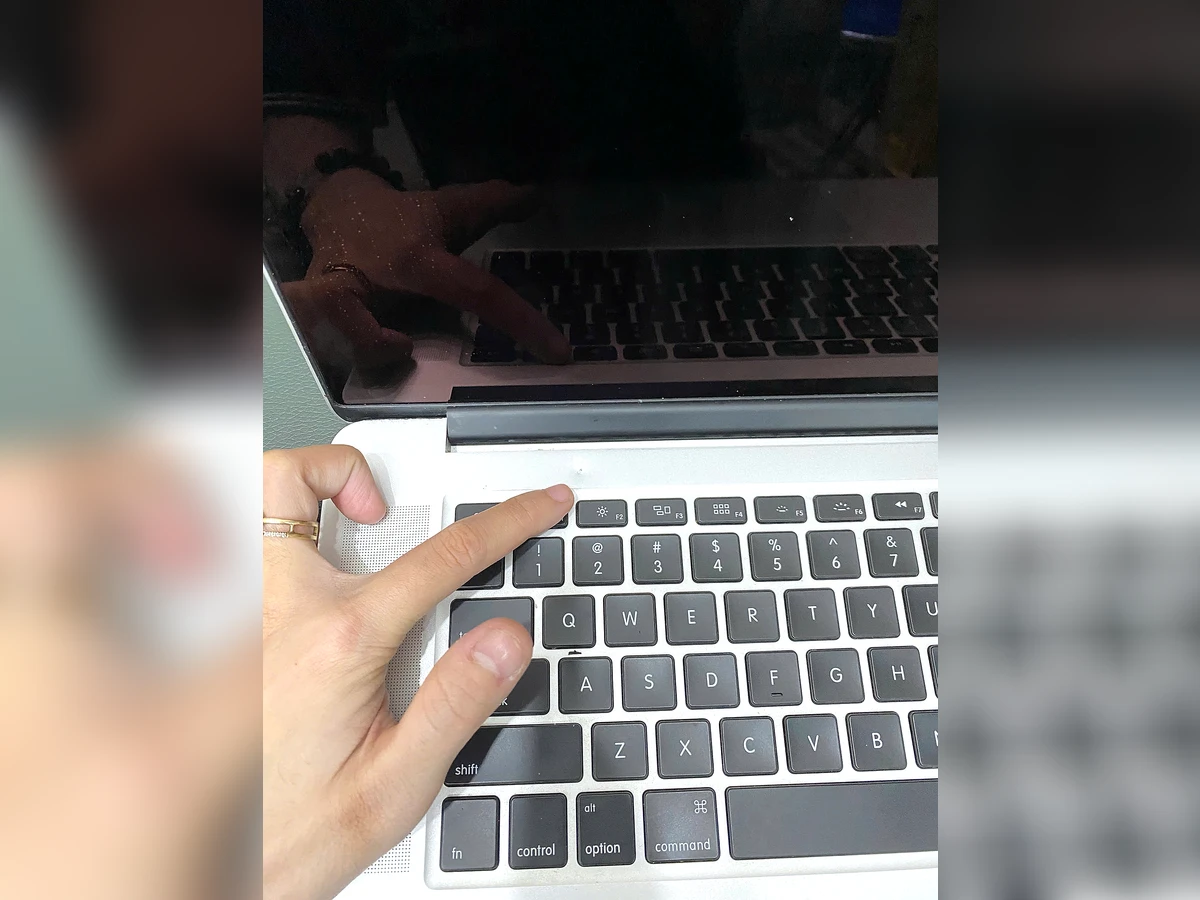 MacBook Pro Retina 15 inch 2013 bàn phím thực tế