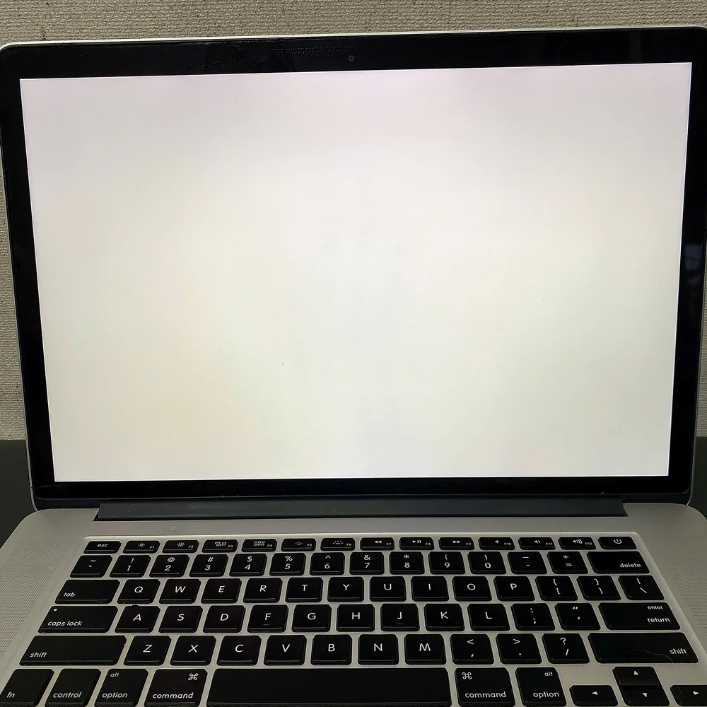 macbook-pro-retina-15-inch-2013-mat-truoc MacBook Pro Retina 15 inch 2013 mặt trước
